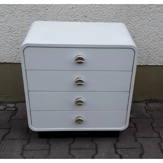 Plastic Small White Formica Chest of 4 Drawers with Silver Shell Handles & Black Base, 1970s For Sale - Image 7 of 7