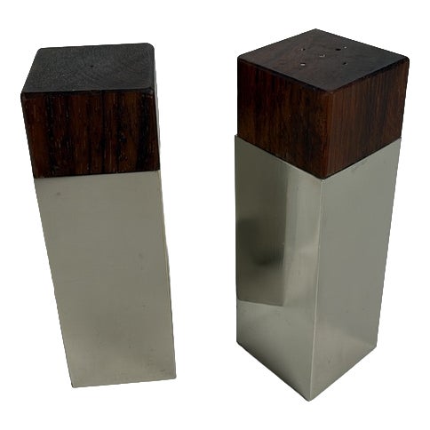 Vintage Scandinavian Modern Salt and Pepper Shakers in Rosewood and Metal, 1960s, Set of 2 For Sale