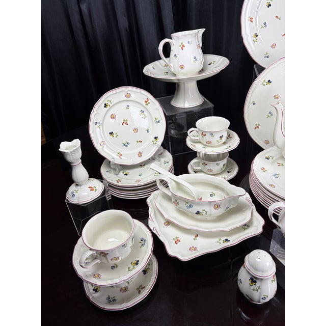 Vintage English Villeroy & Boch "Petite Fleur" Porcelain Dinnerware & Serving Set - 58 Pieces For Sale In Phoenix - Image 6 of 18