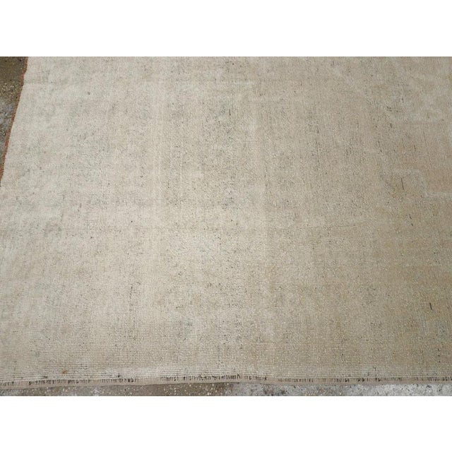 Textile Galerie Shabab Collection Mid-20th Century Turkish Anatolian Gallery Carpet For Sale - Image 7 of 10