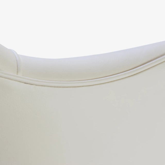 Saarinen Executive Armchair in Creme Leather on Swivel Base, Gold Edition For Sale In New York - Image 6 of 6