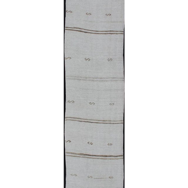 Modern Kilim runner from Turkey with stripes. Keivan Woven Arts / rug TU-NED-1206, country of origin / type: Turkey /...