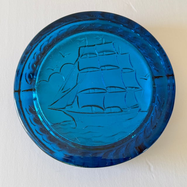 Blenko Mid-Century Americana Brilliant Blue Glass Clipper Ship Ashtray Catchall For Sale - Image 4 of 5