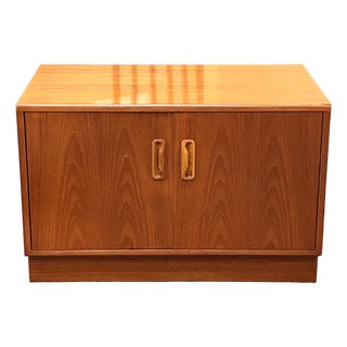 Mid Century Modern Teak Cabinet / Cupboard With Open Interior by G-Plan Furniture, Uk c.1960 For Sale