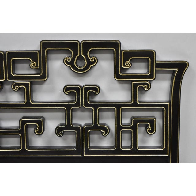 Mid 20th Century Vintage Chinoiserie Black Gold Ebonized Chinese Fretwork Queen Sz Bed Headboard For Sale - Image 5 of 14