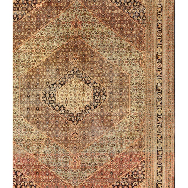 Antique Tabriz Haji-Jalili Rug With Diamond Design Rendered in Floral Motifs For Sale - Image 4 of 4
