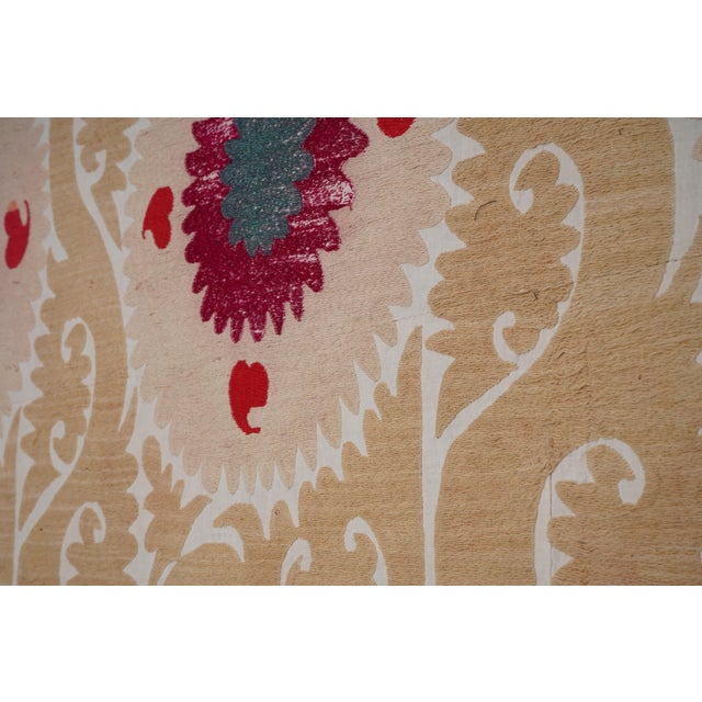 Beige Beige Uzbek Suzani Rug – Red Teal Floral Embroidery – Boho Handmade Textile 7'5'' X 10'3'' For Sale - Image 8 of 15