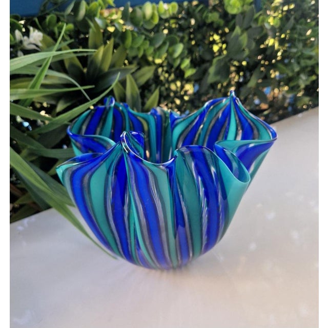 Fulvio Bianconi Murano Art Glass Bowl – Iconic Fazzoletto Form in Cobalt & Turquoise Stripes, Fulvio Bianconi For Sale - Image 4 of 6