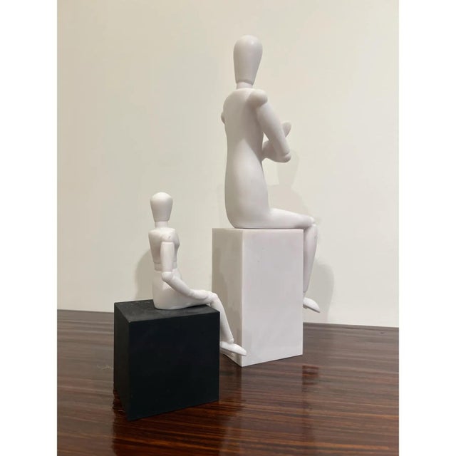 1990s Minimalist Modern White Sculptures – Set of 2 Contemporary Figures on Plinths For Sale In Atlanta - Image 6 of 7