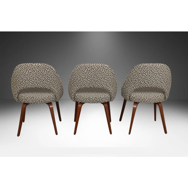 A beautiful set of 3 Knoll Saarinen Executive side chairs model “72” by Knoll Associates, manufactured in the USA. Maker’s...