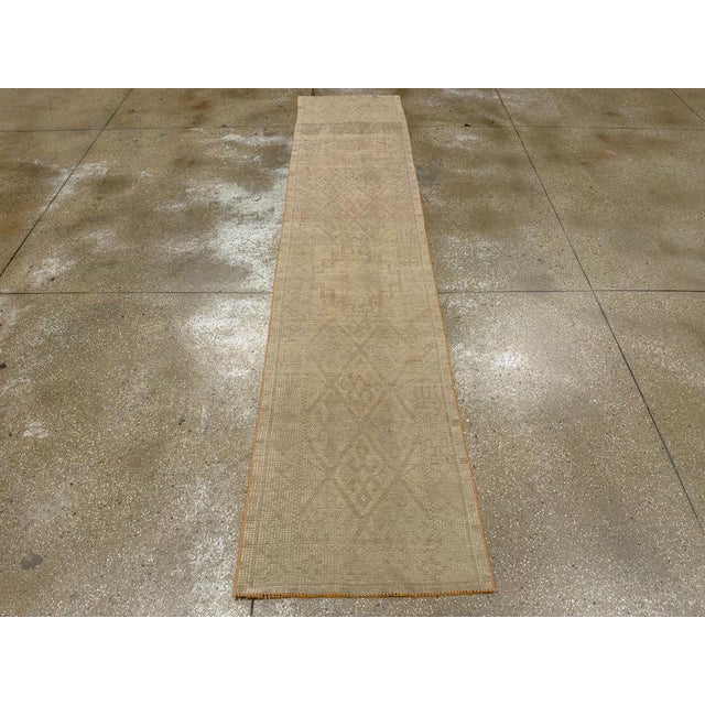 Galerie Shabab Collection Mid-20th Century Turkish Anatolian Runner For Sale - Image 4 of 10