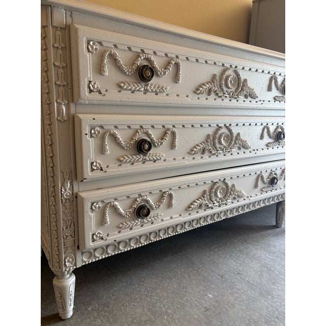 1970s French Neoclassical Dresser With Carved Garland Details – Textured Vintage Finish, Solid Wood, French Dresser For Sale - Image 4 of 5