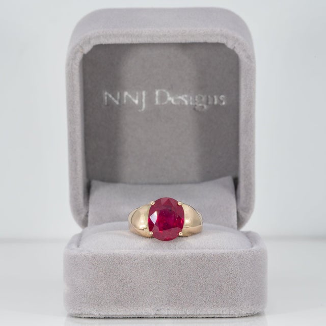 Modern 5.8Ct Madagascar Ruby Estate Ring in Solid 14k Gold – Oval, 11x9mm, Size 6.75 For Sale - Image 3 of 9