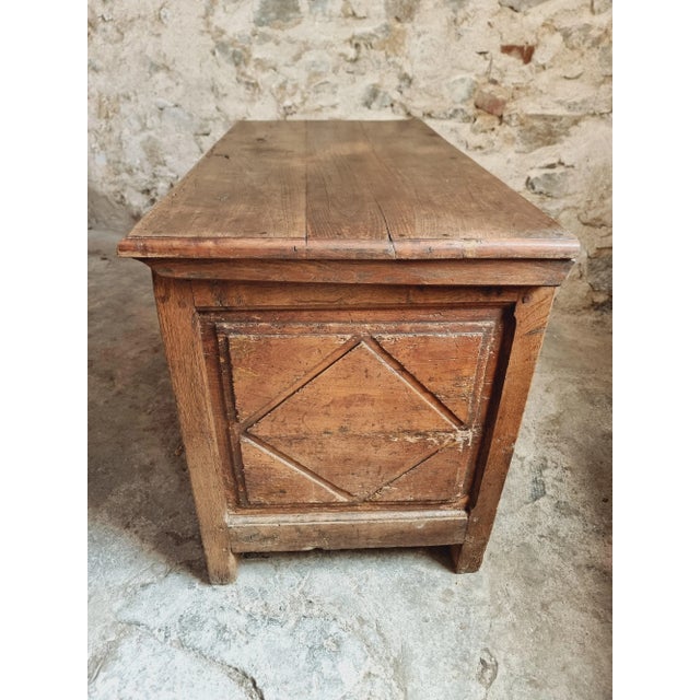 French Louis XIII Chest in Oak and Cherrywood with Iron Hinges, 17th Century For Sale - Image 6 of 18