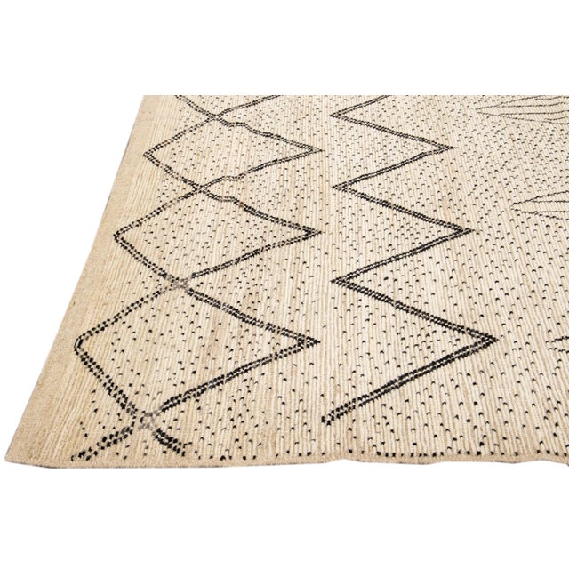 Modern Moroccan Style Handmade Geometric Pattern Beige and Gray Boho Wool Rug For Sale - Image 4 of 9