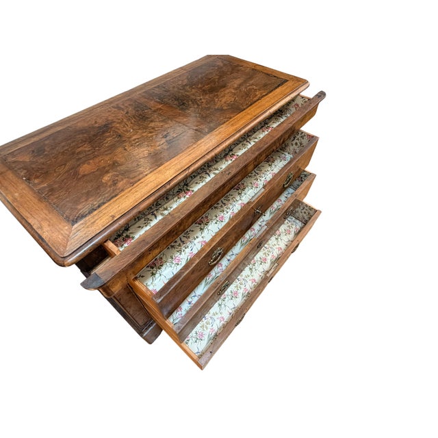 Early 19th Century French Provincial Charles X Burled Walnut Commode. For Sale - Image 4 of 14