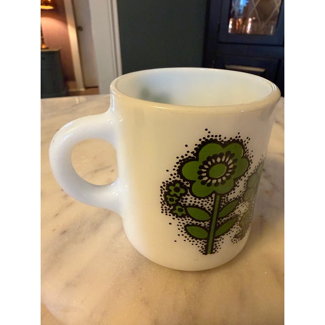 1960s Vintage Hazel Atlas "Flower Power" Milk Glass Coffee Mugs '60s - Mid-Century Retro - Set of 4 For Sale - Image 5 of 17