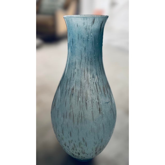 Vintage 1970s–1980s Murano-Style Handblown Art Glass Vase, 21" Tall Blue With Gold Silver Flecks For Sale - Image 16 of 18