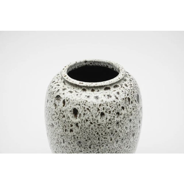 Mid-Century Modern White & Black Studio Ceramic Vase by Wilhelm & Elly Kuch, 1960s, Germany For Sale - Image 3 of 7