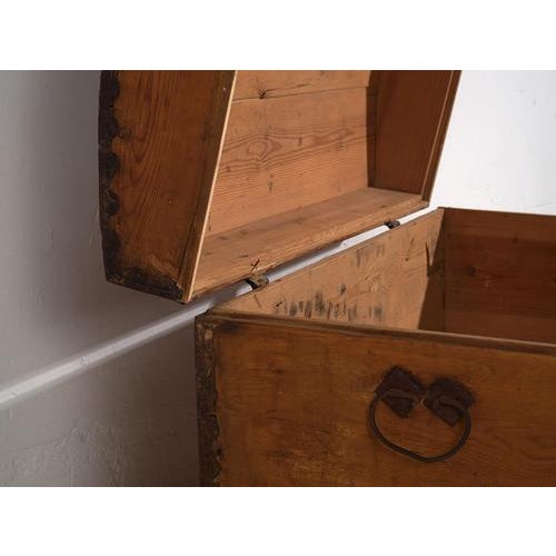 Antique Trunk with Metal Structure, 1900 For Sale - Image 5 of 10