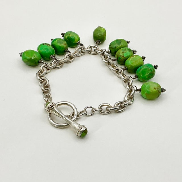 1980s Vintage Southwestern Navajo Americana Carico Lake Sterling & Green Turquoise Beaded Bracelet - 7" For Sale - Image 9 of 12