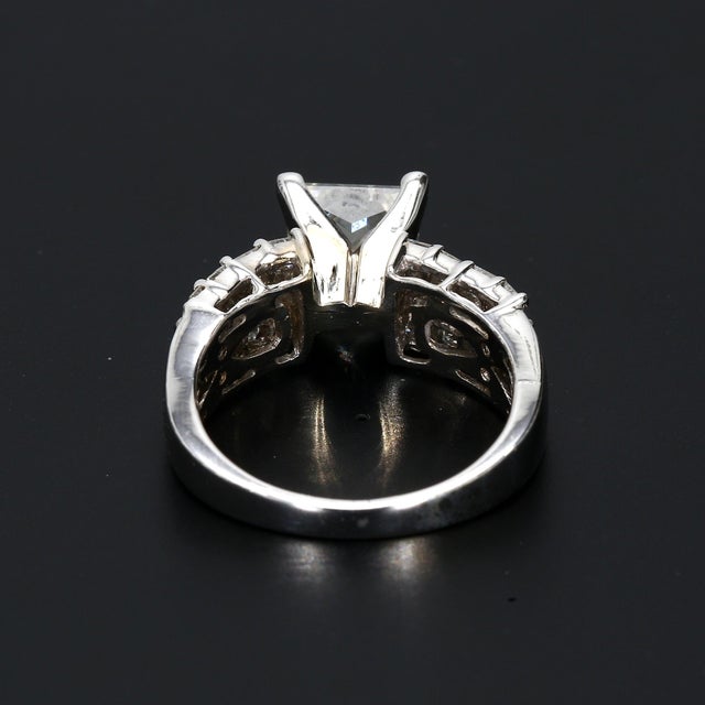 2ct Gia Certified Princess Cut Diamond Engagement Ring in 18k White Gold - Size 5 For Sale - Image 4 of 9