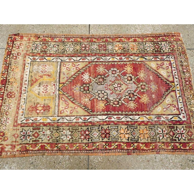 Galerie Shabab Collection Mid-20th Century Turkish Anatolian Throw Rug For Sale - Image 4 of 5