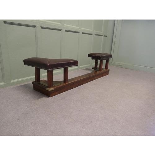 Arts and Crafts Oak and Leather Club Fender, 1900 For Sale - Image 3 of 8