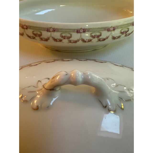 Antique 1904s Schwarzburg Rudolstadt Austria, Straus & Sohne Manufacturer, Porcelain Covered Casserole Serving Dish Floral Design For Sale In New York - Image 6 of 18
