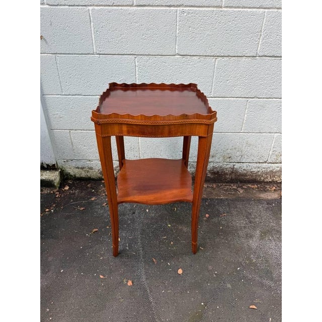 English Early 20th Century Edwardian Style Scalloped Top Tray Table. For Sale - Image 3 of 14