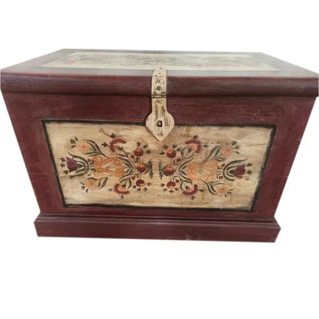 1920s Antique Floral Painted Trunk Indian Traditional Jewellery Chest For Sale - Image 4 of 6