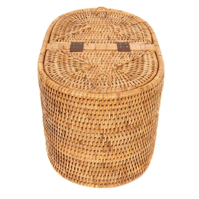 You deserve to furnish every room in your house in style. Keep your bathroom tidy and organized with this charming tissue...