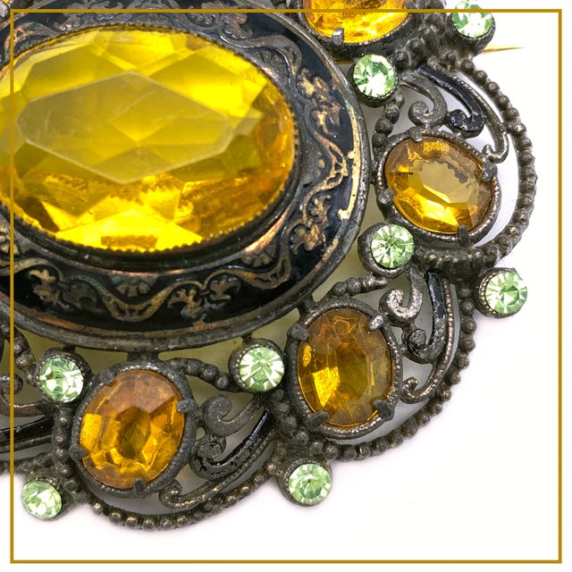 Arts & Crafts 1930s Goldenrod and Peridot Color Large Brooch For Sale - Image 3 of 5