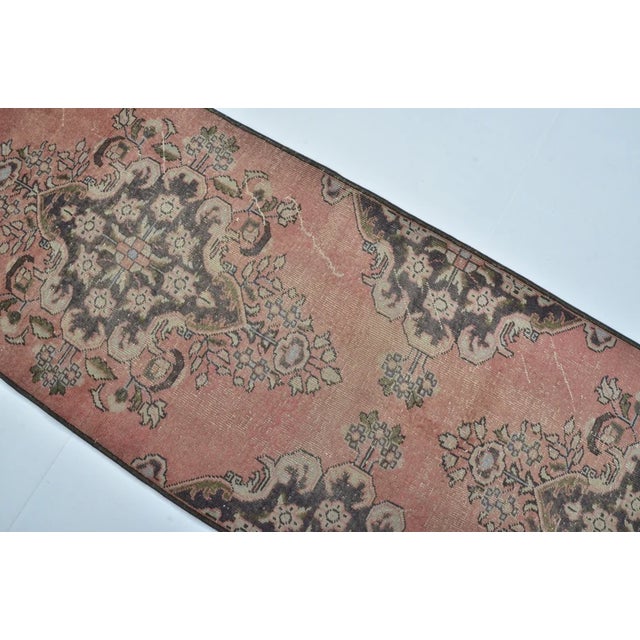 Peach Oushak Bohemian Vintage Rug For Sale - Image 8 of 10