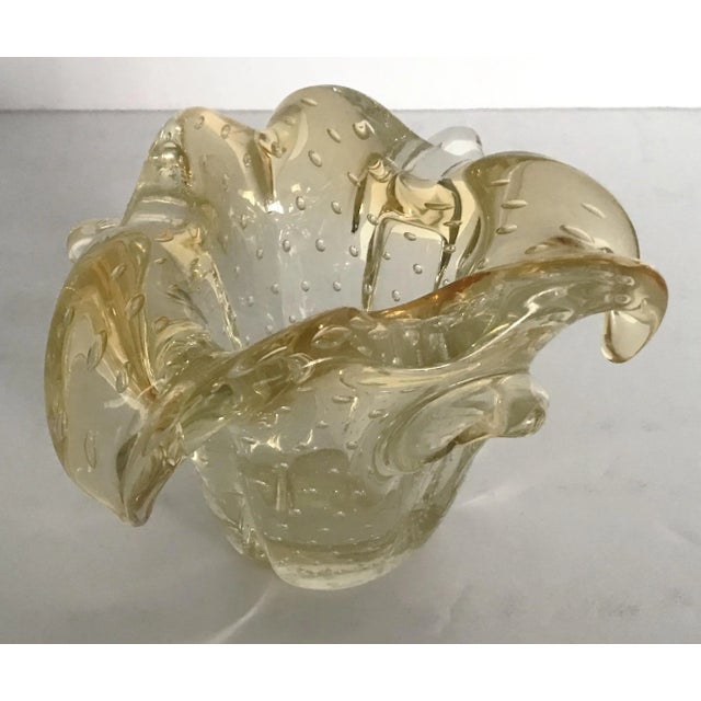 1960s Vintage Light Amber Murano Glass Pulegoso Bowl For Sale - Image 5 of 9
