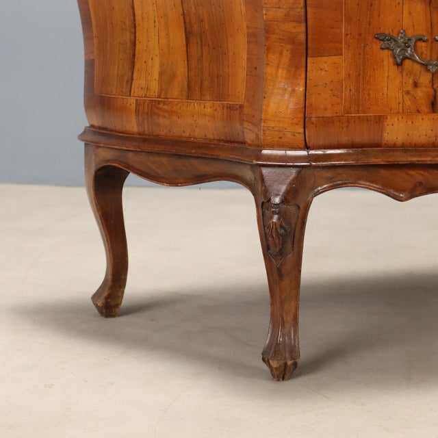 Brown Chippendale Style Chest of Drawers in Wood For Sale - Image 8 of 12