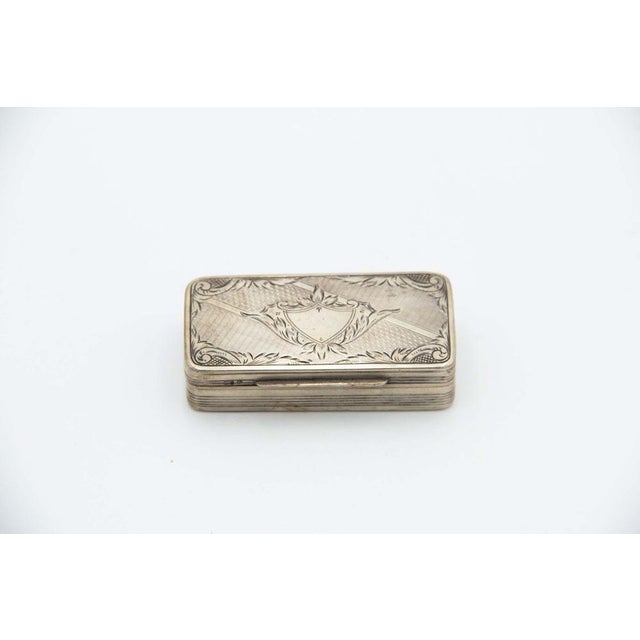 Rectangular Snuff Box in Fluted Silver For Sale - Image 4 of 4