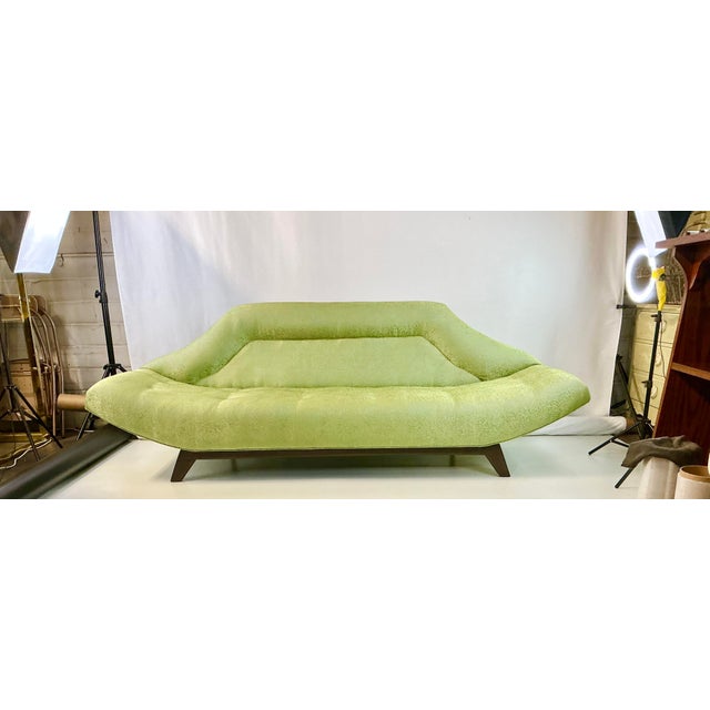 1960s Vintage Italian Luigi Tiengo Gondola Sofa, Scalamandre Starburst Silk Embroidered Upholstery For Sale - Image 4 of 15