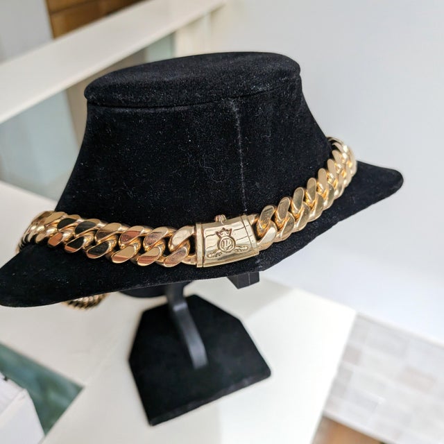 Contemporary Polished Yellow Gold Chain Necklace 244g 21in 12mm Width For Sale - Image 3 of 5