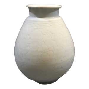 Vintage Circa 1970 Japanese Dehua Porcelain Style Lotus Motifs Bulbous Vase