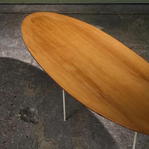 Oval Coffee Table in White Lacquered Forged Steel and Ash Top, Germany For Sale - Image 6 of 10