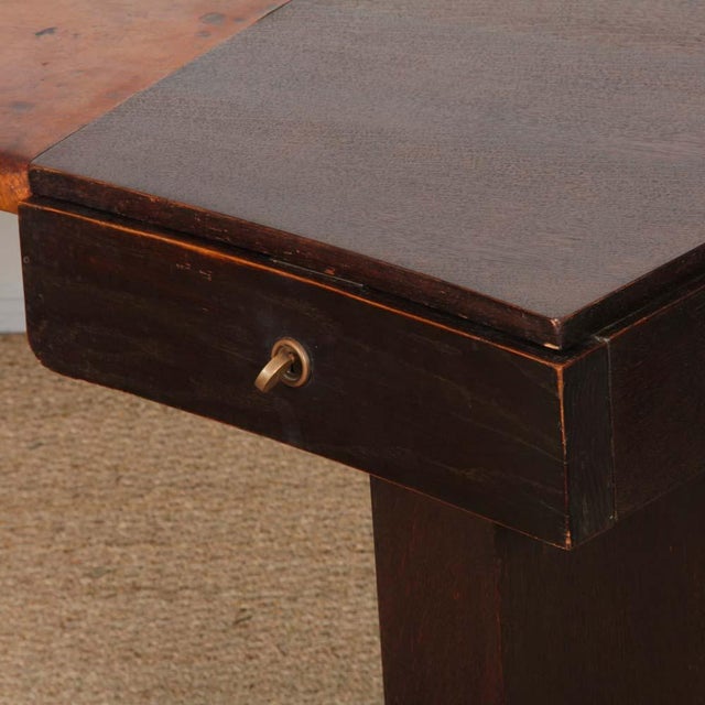 Art Deco Desk in Oak and Leather, 1930s, in Good conditions. Designed 1920 to 1949