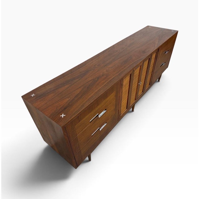 Wood Mid-Century Modern American of Martinsville Accord 9-Drawer Dresser - Refinished For Sale - Image 7 of 12