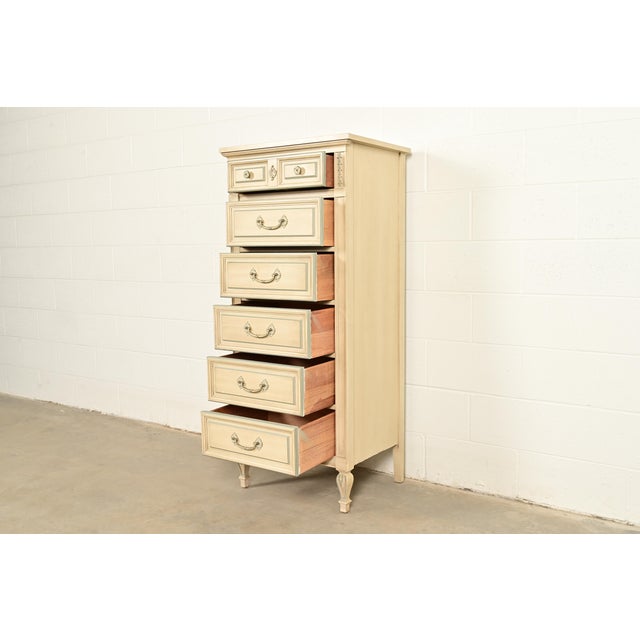 John Widdicomb Style French Regency Louis XVI Cream Lacquered Lingerie Chest or Semainier, Circa 1960s For Sale In South Bend - Image 6 of 18