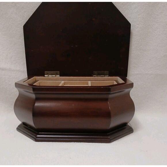 English Rare the Bombay Company Octaganal Wood Jewelry Box Removeable Tray Nostalgia VNT For Sale - Image 3 of 17