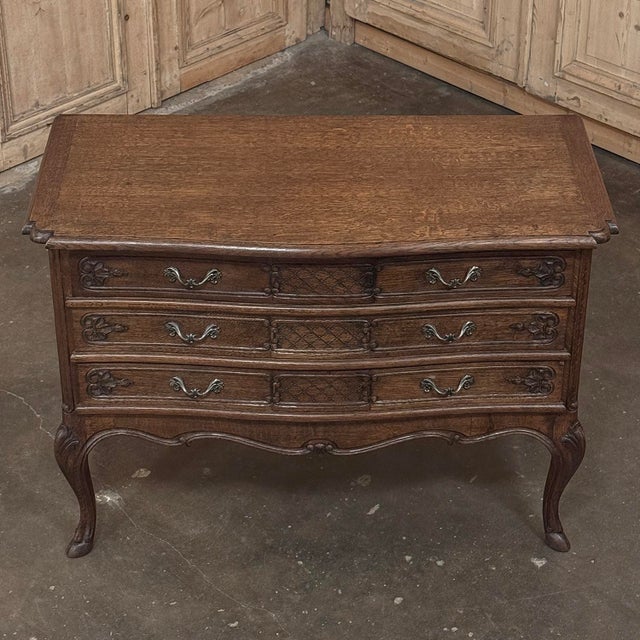 Country French Régence Style Chest of Drawers ~ Commode With Cabriole Legs For Sale - Image 15 of 18