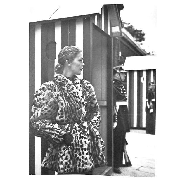 "Louise Dahl-Wolfe: A Photographer's Scrapbook" 1984 McFadden, Frances [Preface By] For Sale - Image 10 of 12