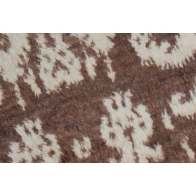 Hand Knotted Borderless Ikat Design Rug - 10'0" X 13'7" For Sale - Image 4 of 4