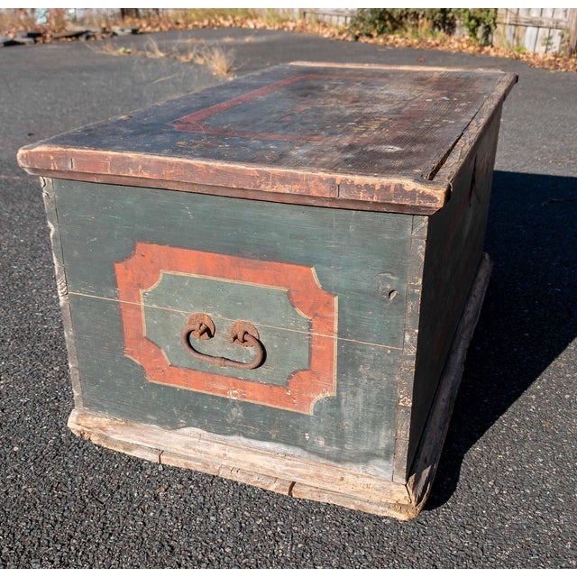 19th Century German Paint Decorated Blanket Chest or Coffee Table Dated 1831 For Sale In New York - Image 6 of 18