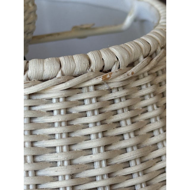 Vintage Palm Beach Regency White Faux Wicker Pineapple Table Lamp -Styled After Dorothy Draper /Mario Buatta For Sale - Image 9 of 12